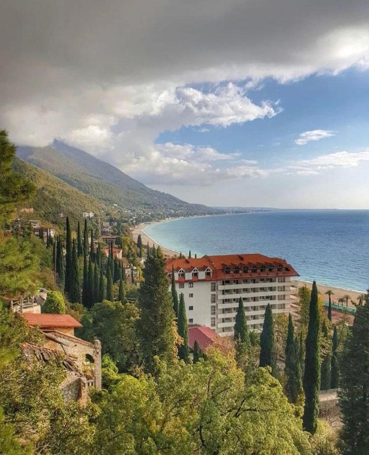 Calipso Sea Hotel Gagra Exterior photo