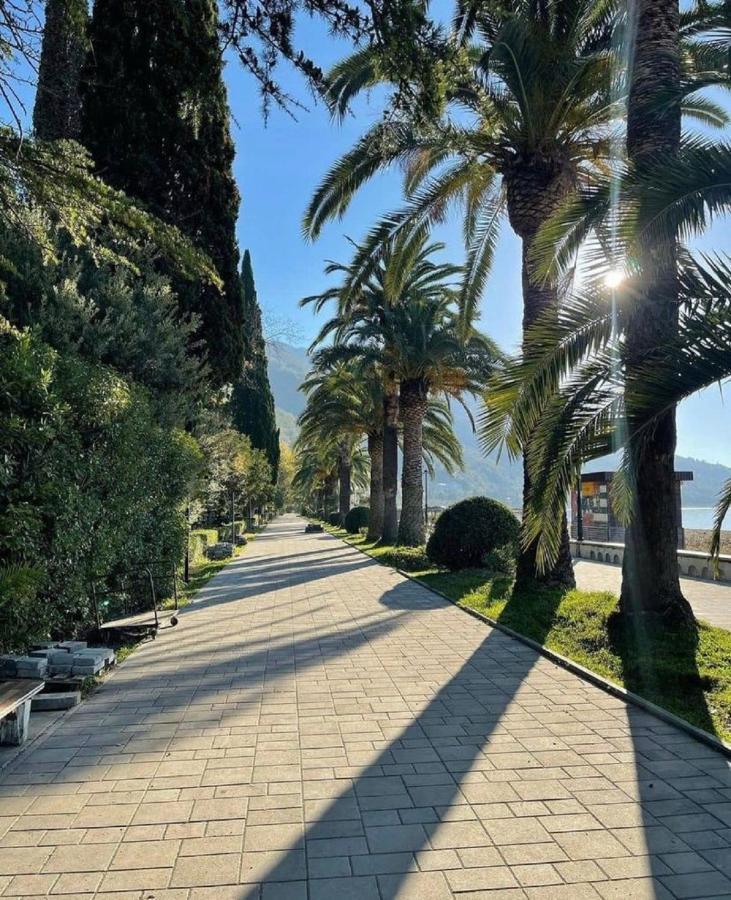 Calipso Sea Hotel Gagra Exterior photo